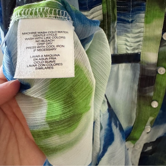 Button down Blouse - Picture 10 of 11